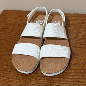 Reef Water Vista Sandals in White